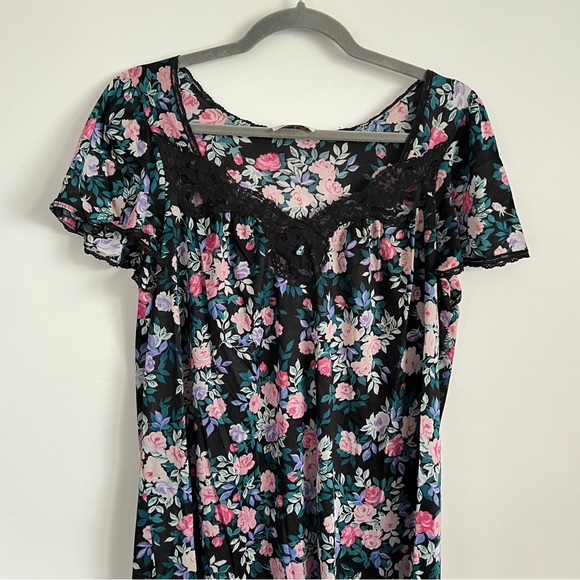Vintage 70s Vanity Fair Multicolor Floral Nightgown Size Medium - Picture 2 of 9